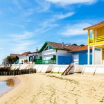 maison colore du village de l'herbe bassin arcachon
